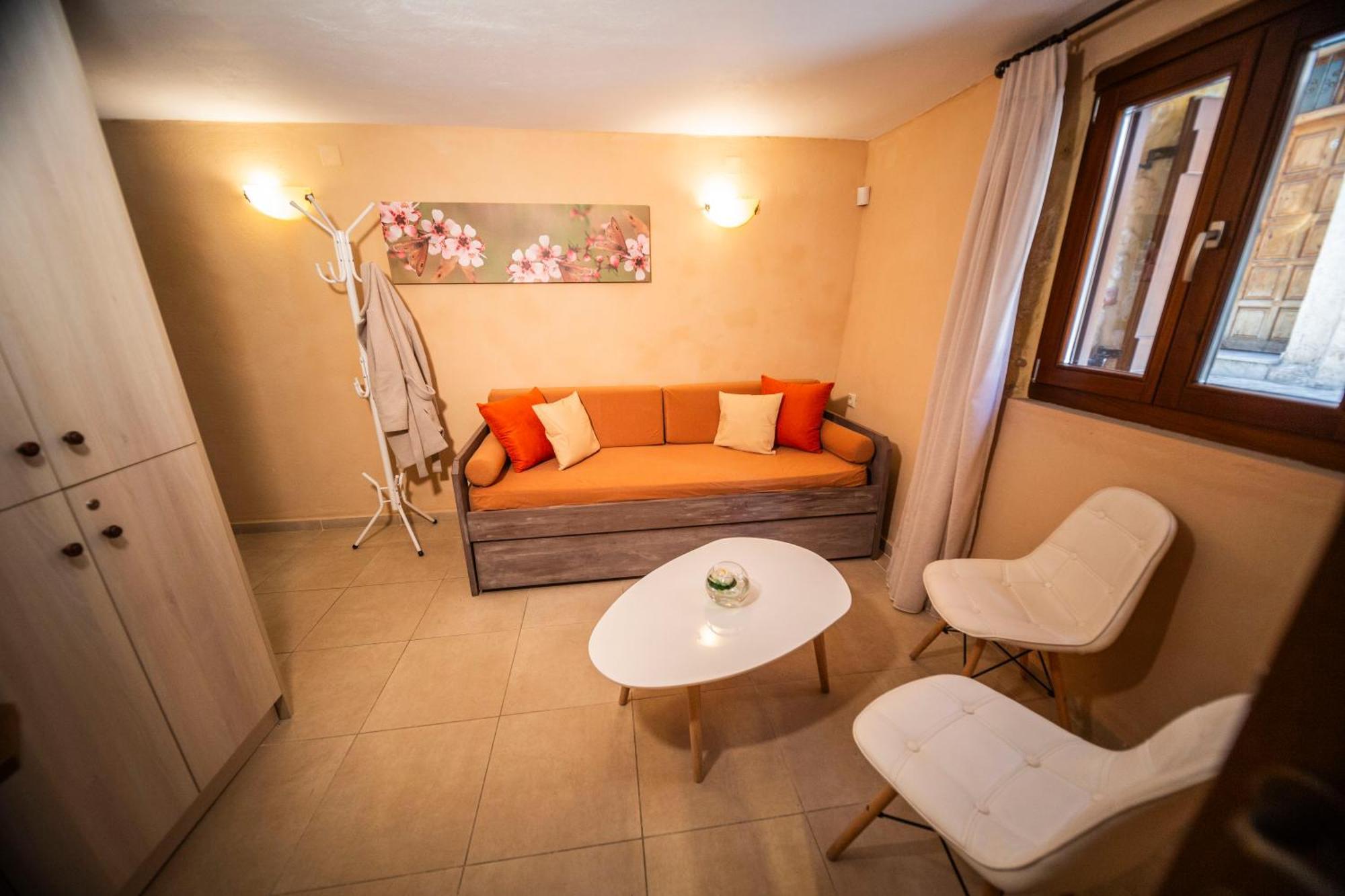 Apartament Athena's House *